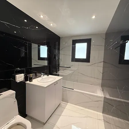 アパート Glabur - Nicosia's Finest 2 Bedroom ニコシア