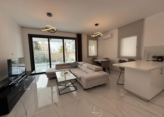 Glabur - Nicosia's Finest 2 Bedroom * 尼科西亚