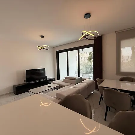 Glabur - Nicosia's Finest 2 Bedroom アパート